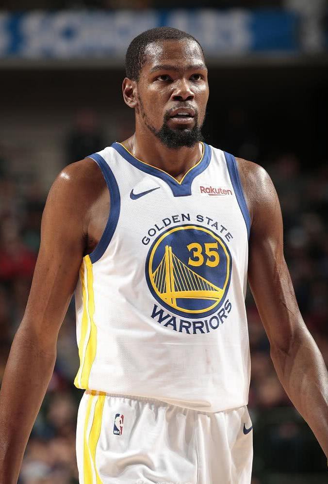 尼亚完成晋 尼亚完成晋