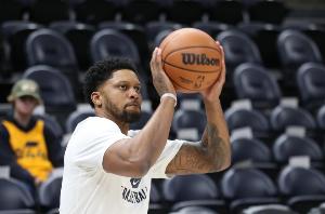 本背后的球 本背后的球