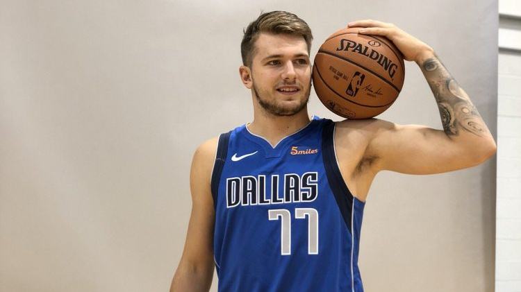 自由飞行的 自由飞行的