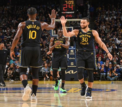 底角站两射 底角站两射